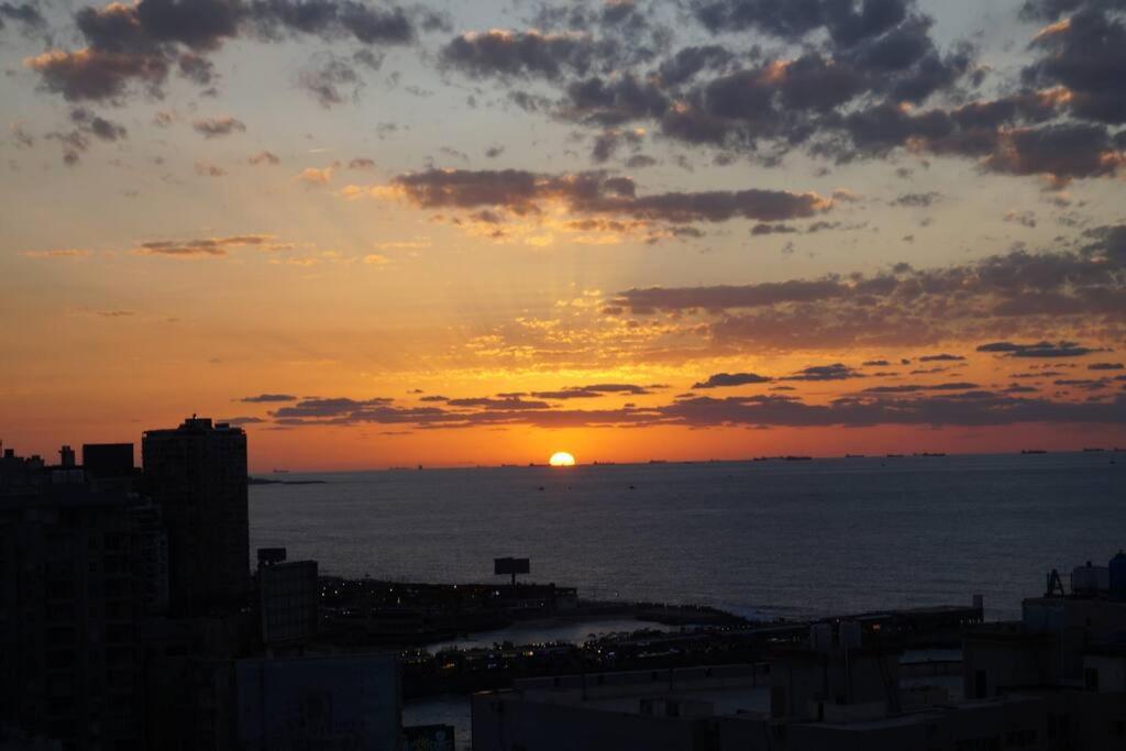 Luxury At Grand Plaza San Stefano, Prime Location With Access To Mega Mall And Four Seasons's Restaurants Apartment