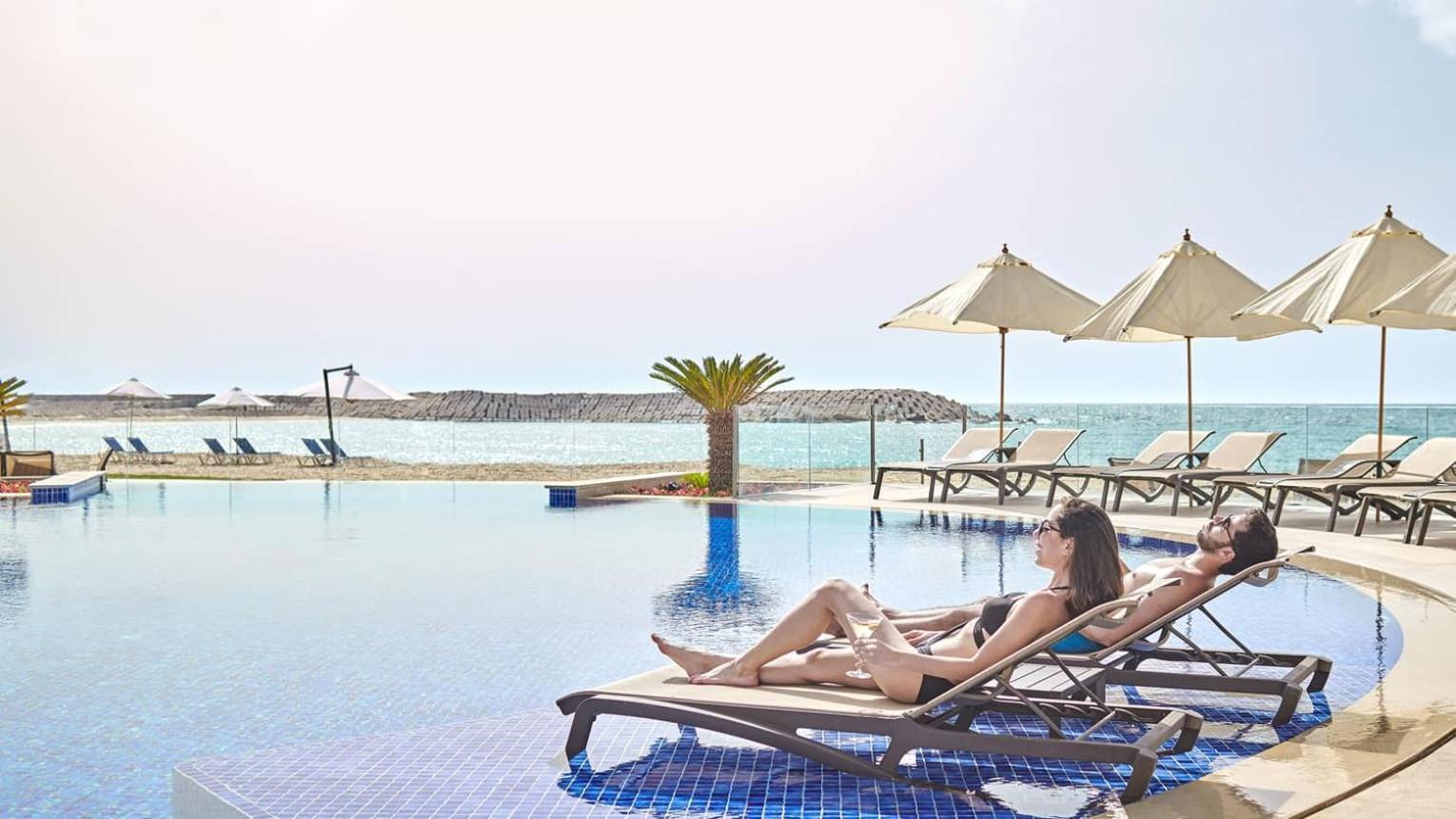 Luxury At Grand Plaza San Stefano, Prime Location With Access To Mega Mall And Four Seasons's Restaurants *